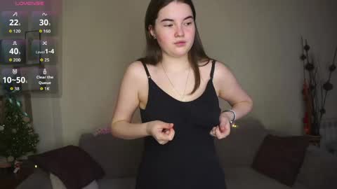 Lana  1800 - 0330 UTC   Mia 0700- 1630 UTC online show from 04.13.26