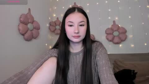 Snapshot of agata_cherry chatting on 05.13.26 Eva online show from 05.13.26