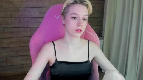 Snapshot of agatagate chatting on 05.17.26 AgataGate online show from 05.17.26