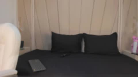 Agatha Steel online show from 04.08.26