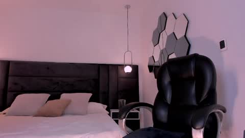 Agatha online show from 04.16.26