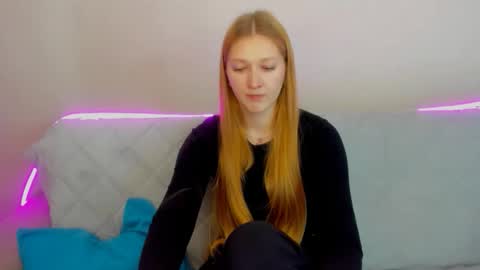 Snapshot of agnesarden chatting on 10.26.25 AgnesArden online show from 10.26.25