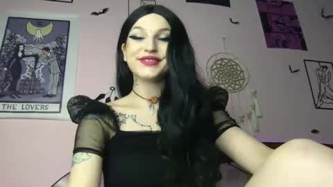 Snapshot of agnesm0on chatting on 01.10.25 Moon online show from 01.10.25
