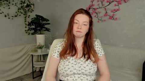 Snapshot of agnia_white chatting on 11.19.25 Agnia White online show from 11.19.25