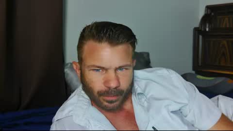 Blue Eyed Handsome Man online show from 07.08.26