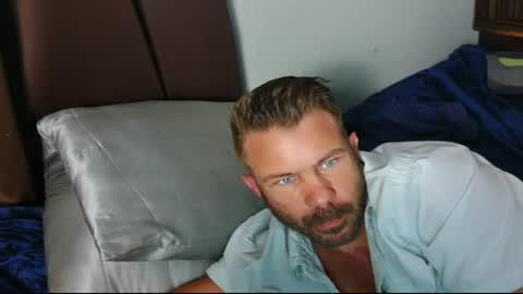 Blue Eyed Handsome Man online show from 07.08.26