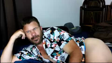 Blue Eyed Handsome Man online show from 07.18.26