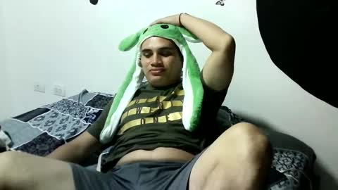 Snapshot of ahntony__69 chatting on 01.19.25 ahntony 69 online show from 01.19.25