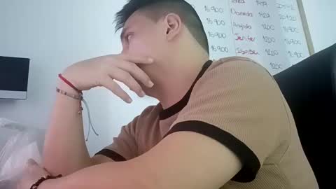 Snapshot of ahntony__69 chatting on 11.23.25 ahntony 69 online show from 11.23.25