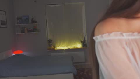 Snapshot of aicharae chatting on 07.20.26 Vicky online show from 07.20.26