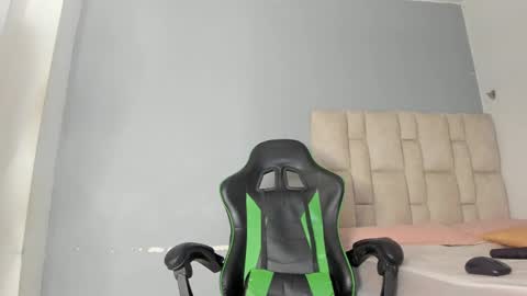 karoline  online show from 02.20.25