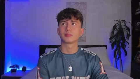 Snapshot of aidan_hale chatting on 02.10.25 A H online show from 02.10.25