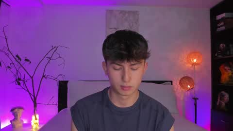 Snapshot of aidan_hale chatting on 02.16.25 A H online show from 02.16.25