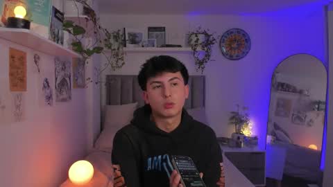 Snapshot of aidan_hale chatting on 09.20.25 A H online show from 09.20.25