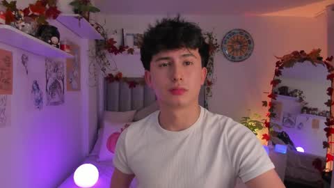 Snapshot of aidan_hale chatting on 10.22.25 A H online show from 10.22.25