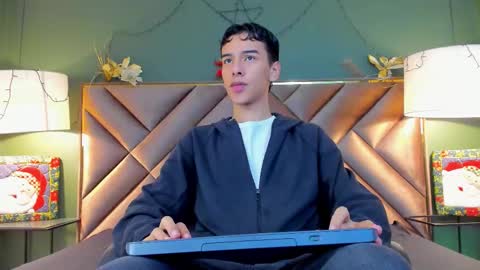 aiden_royce online show from 12.20.25