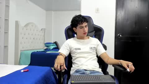 Snapshot of aiiden_15 chatting on 03.01.25 Aiden online show from 03.01.25