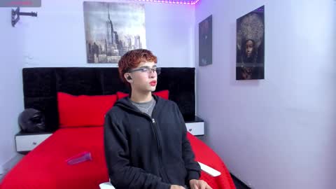 Snapshot of aiiden_15 chatting on 09.18.25 Aiden online show from 09.18.25