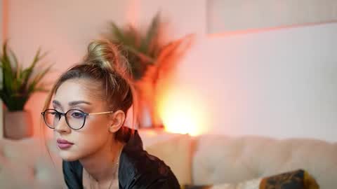  Aileen  online show from 10.04.25