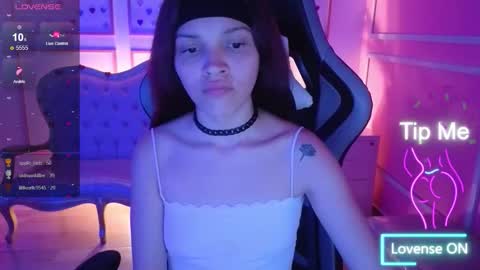 Snapshot of ailen_t_ chatting on 11.05.25 ailen online show from 11.05.25