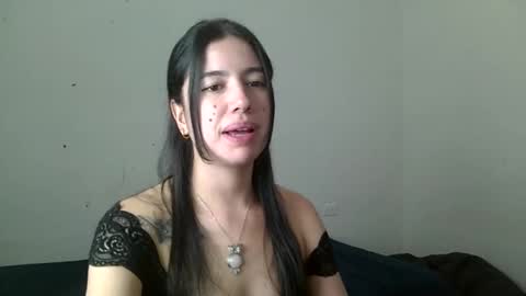Snapshot of aine_ileana chatting on 04.22.26 J online show from 04.22.26