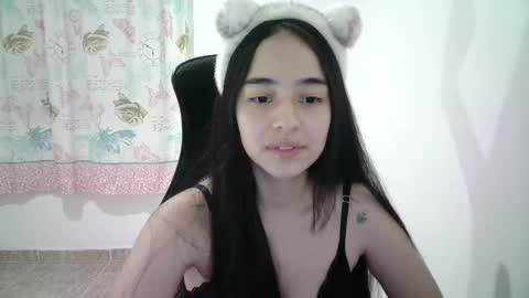 Snapshot of aineangeel chatting on 03.07.25 AINE online show from 03.07.25