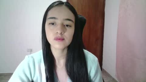 Snapshot of aineangeel chatting on 09.10.25 AINE online show from 09.10.25