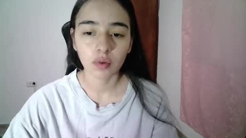 Snapshot of aineangeel chatting on 09.29.25 AINE online show from 09.29.25