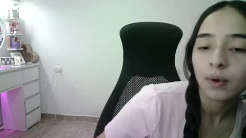 Snapshot of aineangeel chatting on 04.23.26 AINE online show from 04.23.26