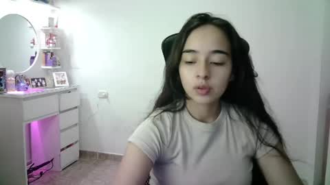 Snapshot of aineangeel chatting on 05.25.26 AINE online show from 05.25.26