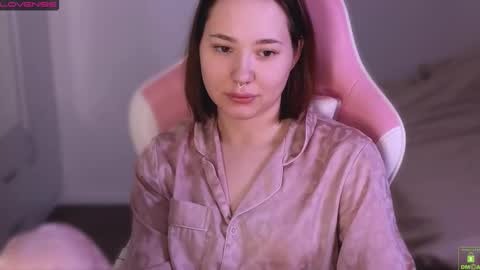 Snapshot of airyhill chatting on 12.21.25 airyhill online show from 12.21.25