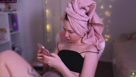 Snapshot of airyhill chatting on 01.09.26 airyhill online show from 01.09.26