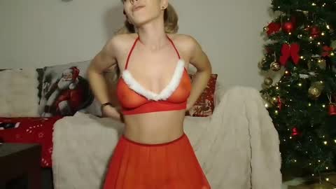 Snapshot of aisha4fun chatting on 12.22.24 Aisha online show from 12.22.24