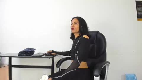 Aisha online show from 11.16.25