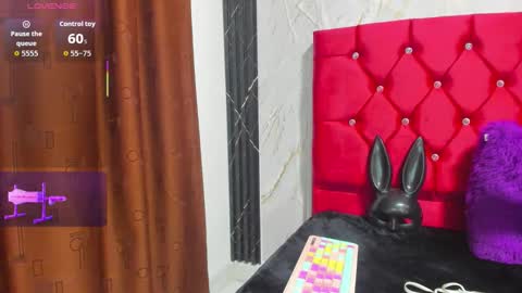 Snapshot of aishaahott chatting on 10.21.25 aishaahott online show from 10.21.25