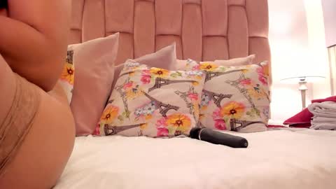 aisha  online show from 01.11.26