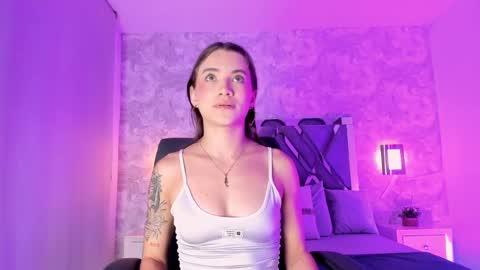 Snapshot of aitana_baker_ chatting on 10.09.25 little aitana online show from 10.09.25