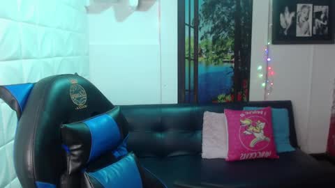Snapshot of aitana_gomezz chatting on 12.21.24 Aitana online show from 12.21.24