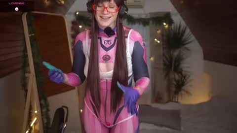 Snapshot of akaneiro_demon chatting on 12.20.24 Akaneiro online show from 12.20.24