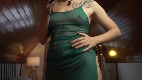 Snapshot of akaneiro_demon chatting on 09.16.25 Akaneiro online show from 09.16.25