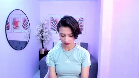 Snapshot of akaza_hakuji_ chatting on 01.24.25 Azaka online show from 01.24.25