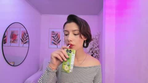 Snapshot of akaza_hakuji_ chatting on 02.07.25 Azaka online show from 02.07.25