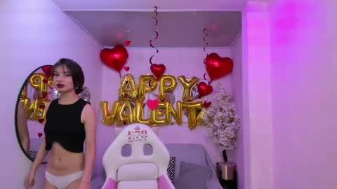 Snapshot of akaza_hakuji_ chatting on 02.15.25 Azaka online show from 02.15.25