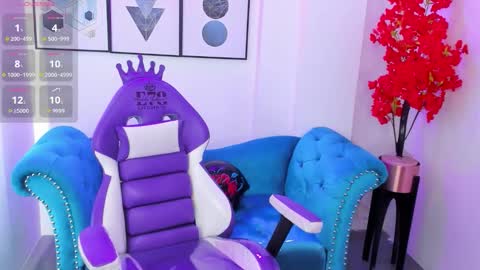 Snapshot of akaza_hakuji_ chatting on 10.22.25 Azaka online show from 10.22.25