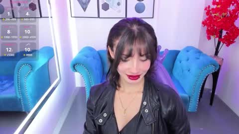 Snapshot of akaza_hakuji_ chatting on 11.04.25 Azaka online show from 11.04.25