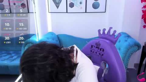 Snapshot of akaza_hakuji_ chatting on 11.29.25 Azaka online show from 11.29.25