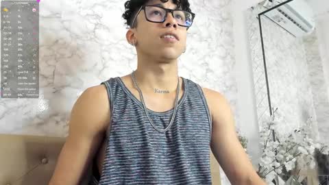 Snapshot of akazaboy chatting on 12.12.24 akazaboy online show from 12.12.24