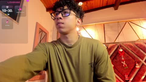 Snapshot of akazaboy chatting on 12.18.24 akazaboy online show from 12.18.24