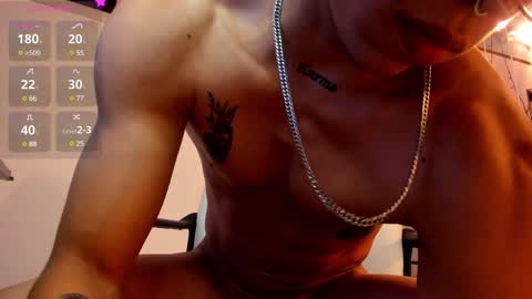 Snapshot of akazaboy chatting on 12.18.24 akazaboy online show from 12.18.24