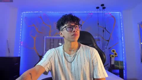 Snapshot of akazaboy chatting on 01.09.25 akazaboy online show from 01.09.25